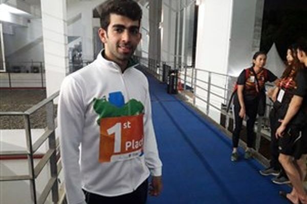 هتریک ایزدیار در شنا