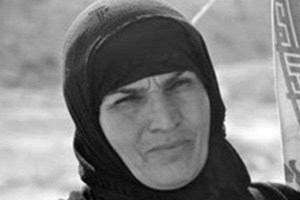 گفتگو با زنی که سرباز بعثی را با تبر از پا درآورد