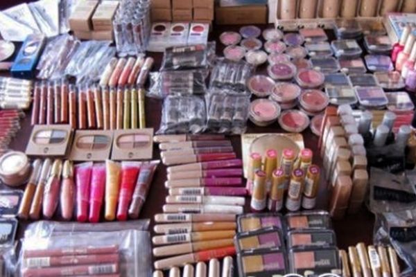 عوارض استفاده از محصولات آرایشی و بهداشتی تقلبی