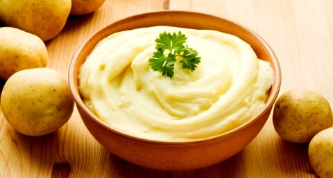 طرز تهیه پوره سیب زمینی با طعم سیر تنوری