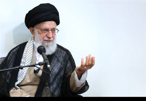 مقام معظم رهبری: حل مشکلات اقتصادی و تامین نیازهای مردم نیازمند کار جهادی است / سران قوا برای حل اقتصاد کشور ت