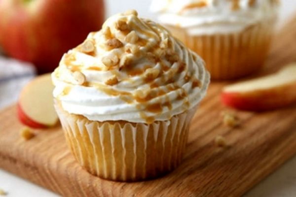 طرز تهیه کاپ کیک سیب