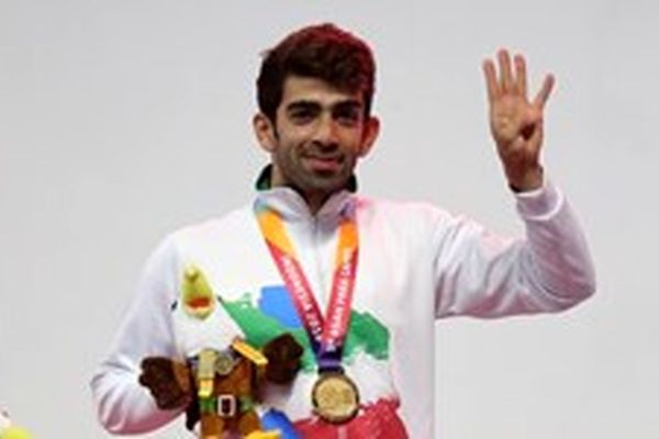 ایزدیار: فردا قزاقستان را شش تایی می کنم!/ با طلای فردا از شرمندگی مردم در می آیم