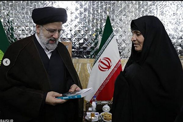 دیدار نویسنده و راوی کتاب فرنگیس با حجت الاسلام رئیسی +تصاویر