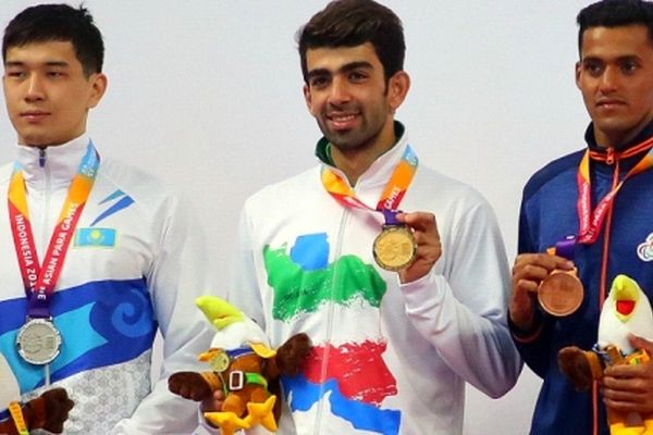 ایزدیار: هم قهرمان شدم، هم به قولم بابت 6 طلا وفا کردم