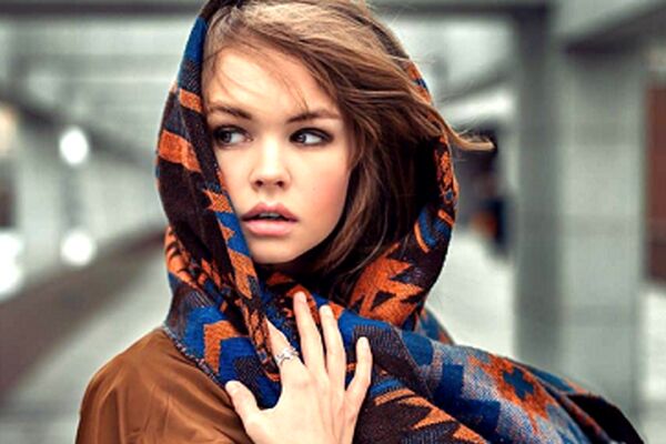 ۱۰ ترفند خلاقانه برای استفاده از روسری، مخصوص دختران جوان