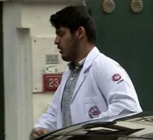 حضور پرسش‌برانگیز فردی با لباس پزشکی در ماجرای «خاشقچی»