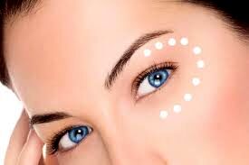 تکنیک های طلایی برای مراقبت از پوست دور چشم
