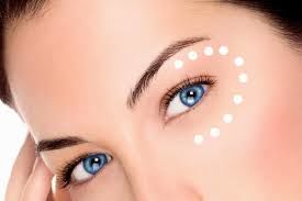 تکنیک های طلایی برای مراقبت از پوست دور چشم