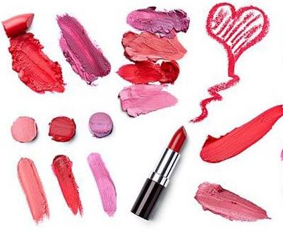 ۱۲ روش خانگی برای پاک کردن لکه رژ لب