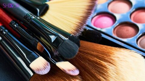 چند وقت یکبار لوازم آرایشی تان را تمیز می کنید؟