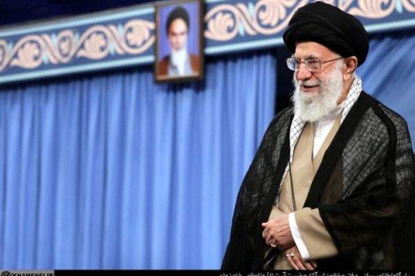 مراسم شب خاطره دفاع مقدس با حضور امام‌خامنه‌ای برگزار شد +عکس