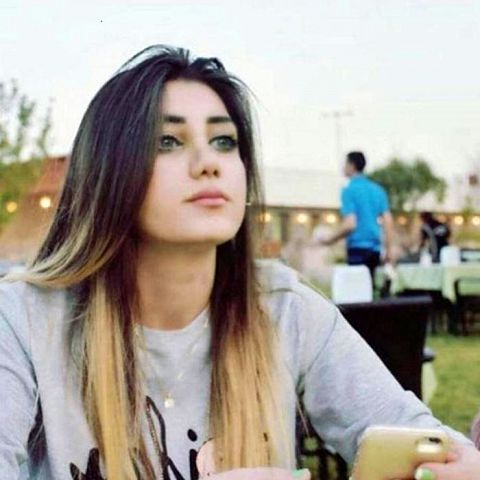 «تارا فارس» ملکه زیبایی عراق با شش گلوله در بدنش روی دوش مردم ! + فیلم