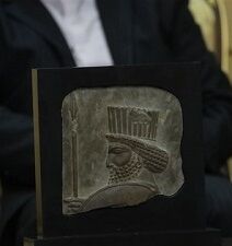 بازگرداندن اثر تاریخی ۲۵۰۰ ساله به کشور+ عکس