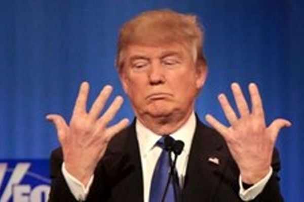 ترامپ: از برجام خارج شدیم و ایران در حال فروپاشی است