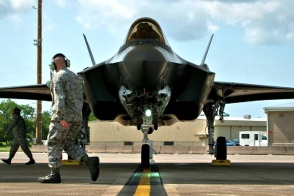 جنگنده F-35 آمریکایی برای اولین بار سقوط کرد