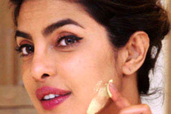 ماسک درخشان کننده پوست به روش ستاره بالیوودی