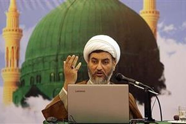 کربلا نماد تقابل حق و باطل است