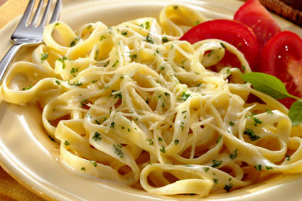 طرز تهیه فتوچینی با شیر پرچرب و پنیر