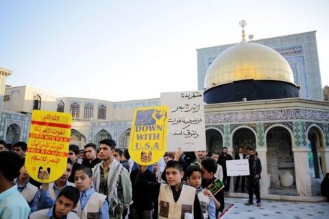تجمع کودکان و نوجوانان مشهدی در صحن قدس