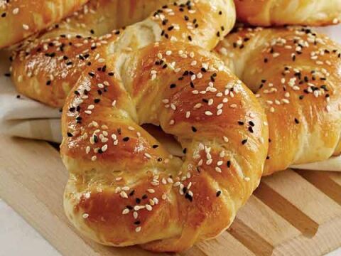 چگونه مانع بیات شدن نان شویم؟