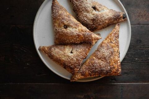 طرز تهیه سمبوسه سرکه و سیب کاراملی