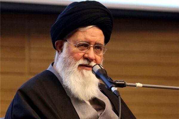 آیت‌الله علم‌الهدی: انقلاب اسلامی استخوانی در گلوی استکبار جهانخوار است
