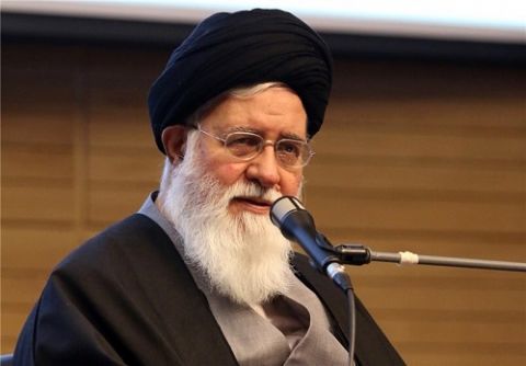 آیت‌الله علم‌الهدی: انقلاب اسلامی استخوانی در گلوی استکبار جهانخوار است