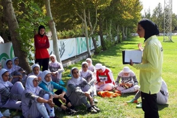 مریم آزمون: مشکل ما اردوهای برون مرزی است