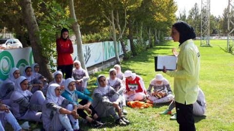 مریم آزمون: مشکل ما اردوهای برون مرزی است