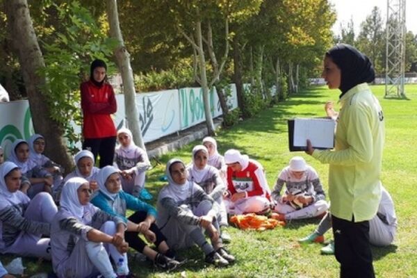 مریم آزمون: مشکل ما اردوهای برون مرزی است