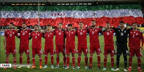 همسران بازیکنان تیم ملی در جایگاه ویژه(عکس)