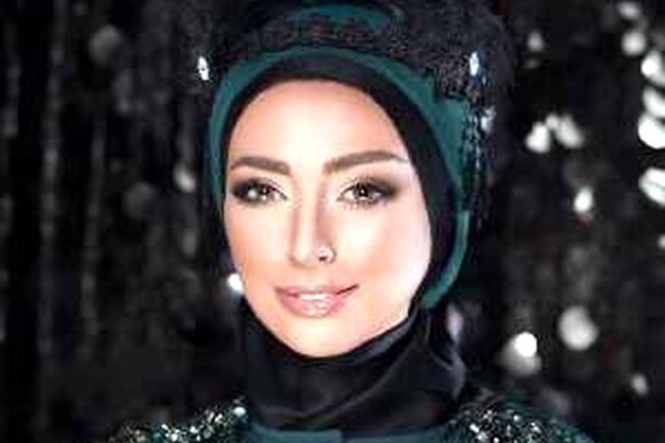 «نفیسه روشن» برای اولین بار به ورزشگاه آزادی رفت