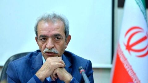 بخشنامه‌های ارزی صادرکنندگان باسابقه را از حرفه خود بیرون می‌کند
