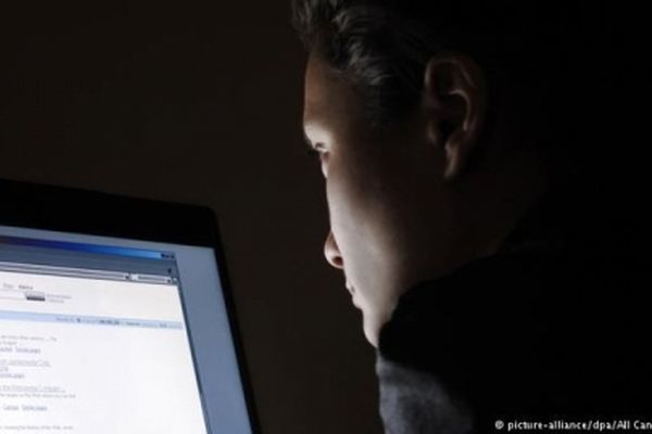 اینترنت شبانه بر دو راهی ماندن یا نماندن!