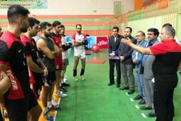 مشکلات سالن مهران برطرف می‌شود / از پیام برای حضور موفق در لیگ حمایت می کنیم