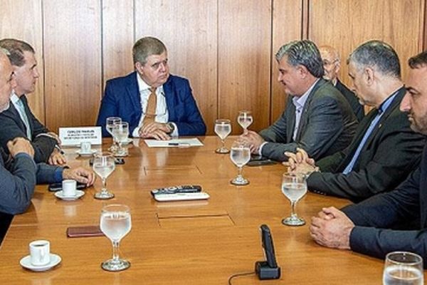 نمایندگان مجلس در برزیل چه می کنند+عکس