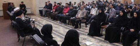 قهرمانان ورزشی، افتخار اسلام هستند/ قهرمانان حامل ارزش‌های دینی باشند