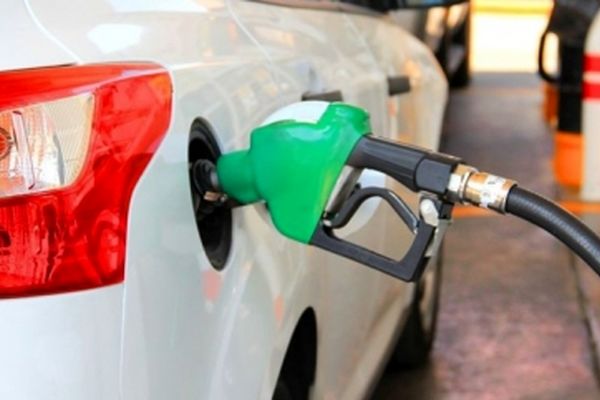اظهار نظر معاون وزارت راه درباره قیمت بنزین
