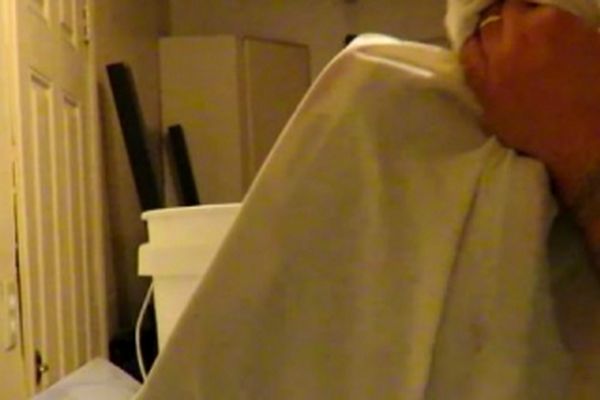 استفاده‌ای که می‌توان از یک روکش بالش کهنه کرد