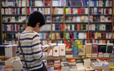 «داستان‌های موموشی»؛ آش قاتی پاتی و چهار داستان دیگر