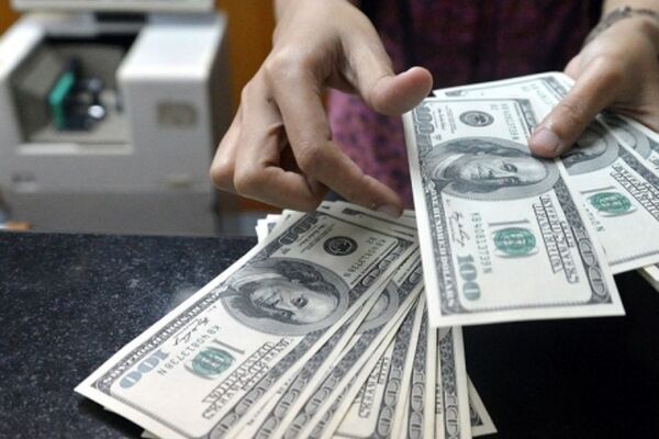 قیمت خرید دلار در بانک‎ها امروز ۹۷/۰۸/۰۵