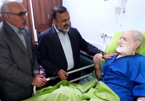 استاندار خراسان رضوی از استاد عثمان محمدپرست عیادت کرد