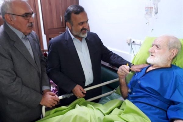 استاندار خراسان رضوی از استاد عثمان محمدپرست عیادت کرد