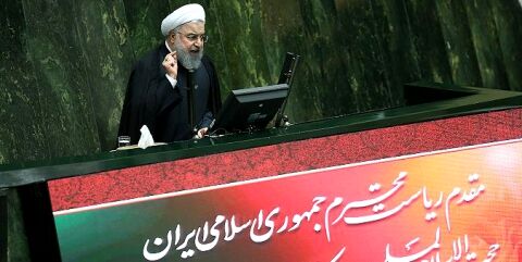 وزرای اقتصادی بار سنگینی را بر دوش دارند/ ملت ایران در برابر توطئه های آمریکا پیروز شد