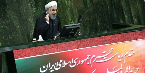 وزرای اقتصادی بار سنگینی را بر دوش دارند/ ملت ایران در برابر توطئه های آمریکا پیروز شد