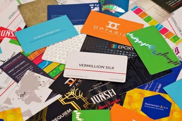 چرا کارت ویزیت هرگز از دور خارج نمی‌شود