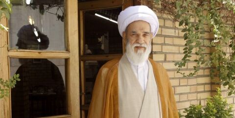 ملت ایران با ایستادگی و همدلی از جنگ اقتصادی عبور خواهد کرد