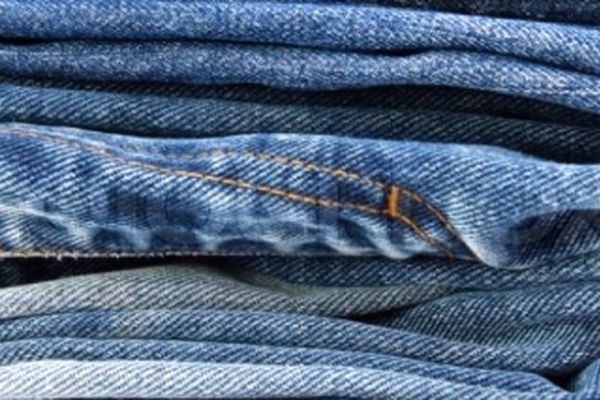 اگر می‌خواهید شلوارهای جین‌‌ شما عمر بیشتری کند به این نکات توجه کنید