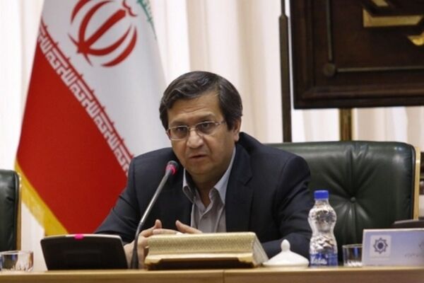 رئیس کل بانک مرکزی: آمریکا در تحریم نفت ایران ناکام ماند/ بر ثبات بازار ارز تمرکز کردیم